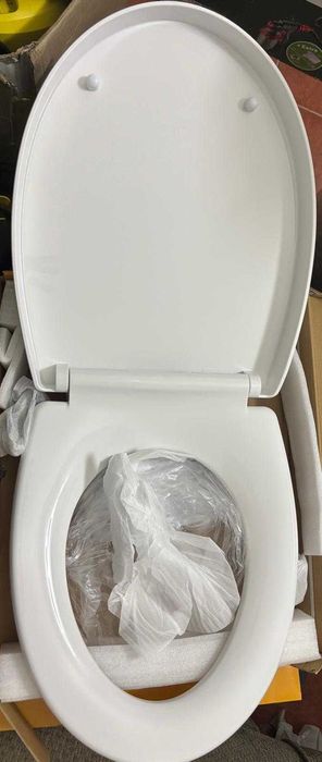 Capac de toaletă Ibergrif M41002 cu mecanism de închidere silențioasă