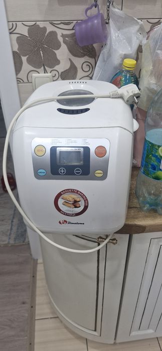 Продам хлебопечку