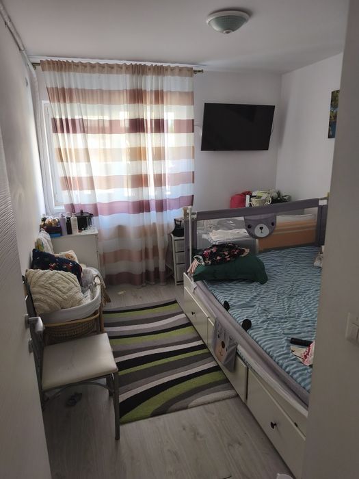 Se vinde apt.3 camere