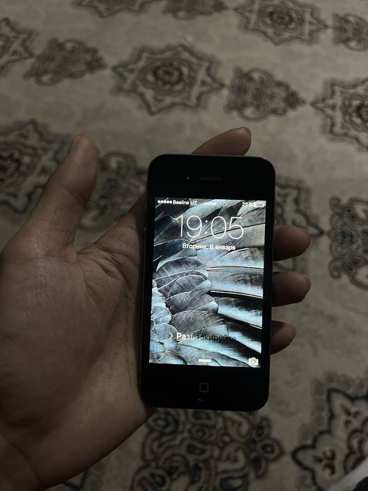IPhone 4s ИДЕАЛ все родное вместе с зарядником