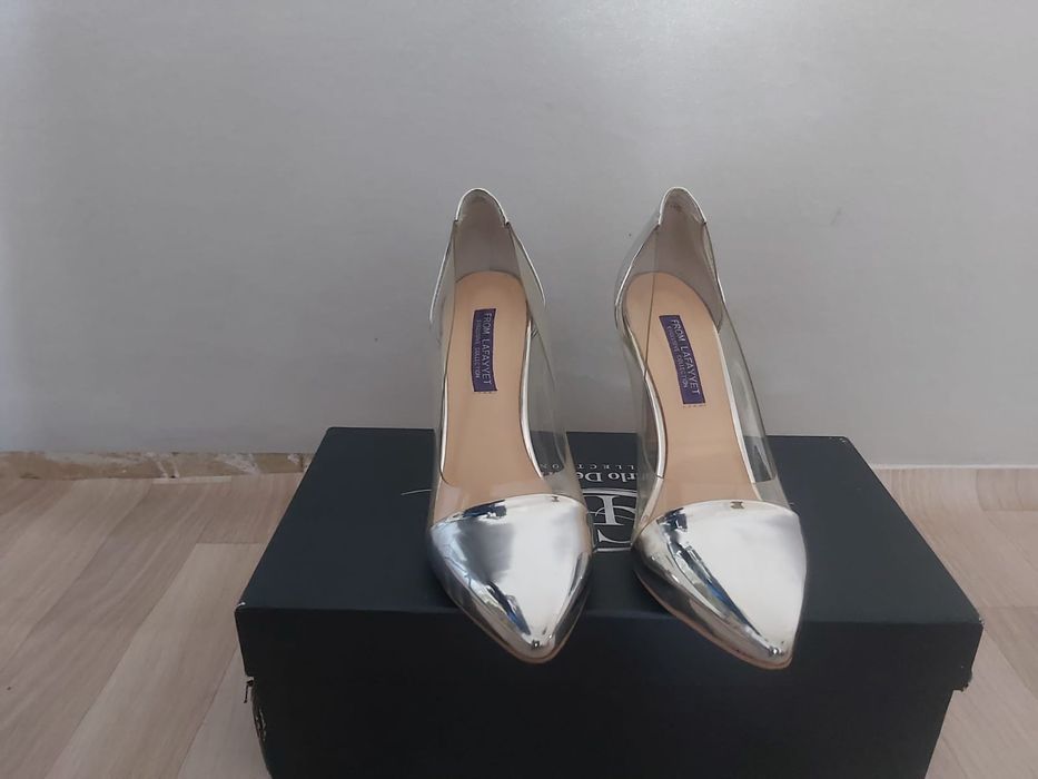 Серебристые туфли