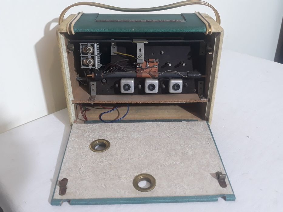 Aparat de radio vechi, de colectie