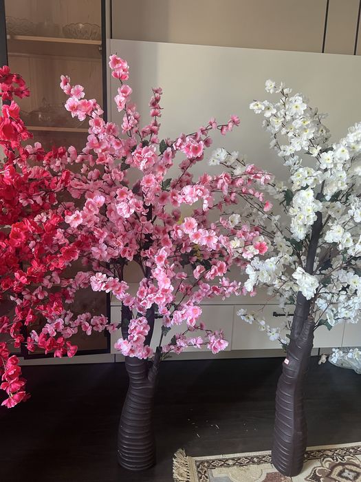 Цветы сакура с подставкой