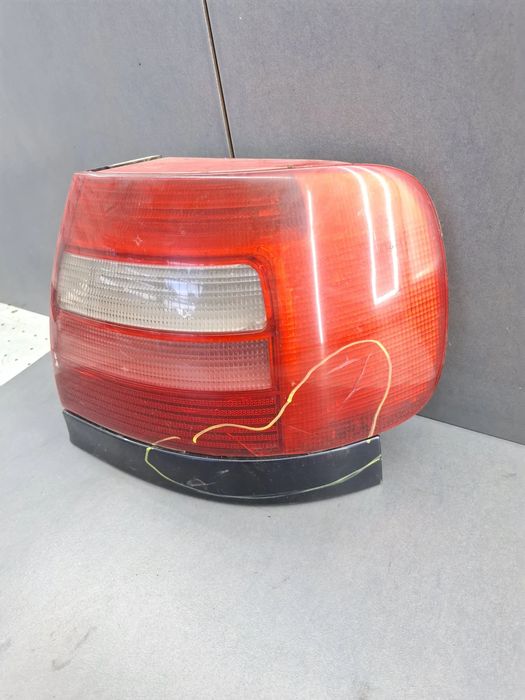 Lampa / Tripla stop dreapta pe aripa 190398 DEFECT Audi A4 1995