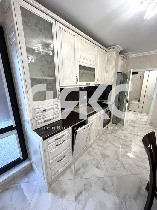 Дава се под наем Двустаен апартамент в София, Красно село - 70 кв.м за 698.19 € - Снимка #1