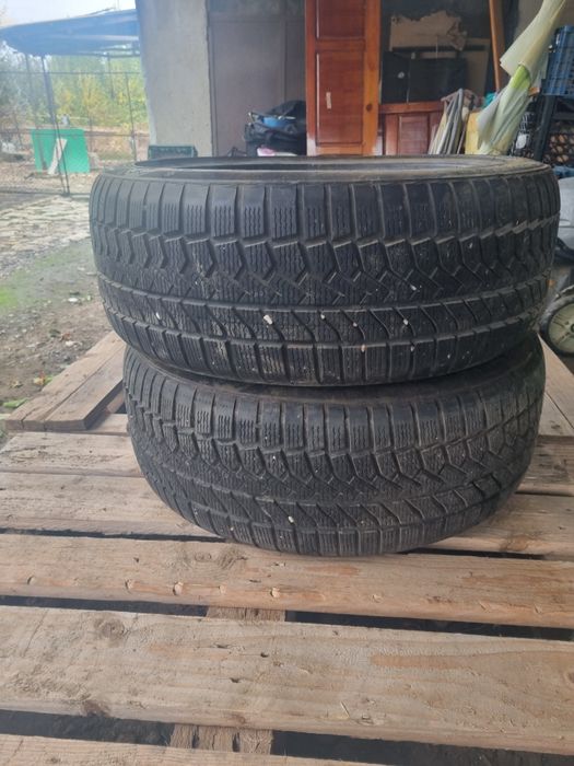 Зимни гуми деветнайски 2 бр.