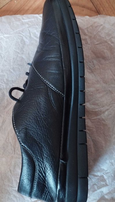 Продам полуботинки