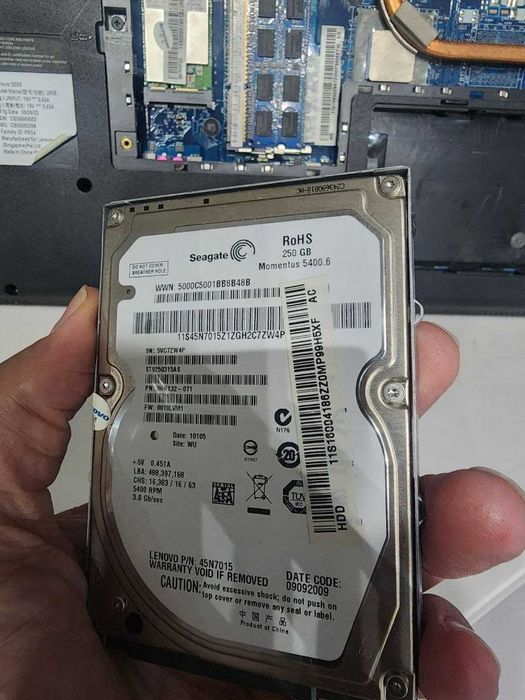 Ноутбук Lenovo G550 на запчасти Экран разбит