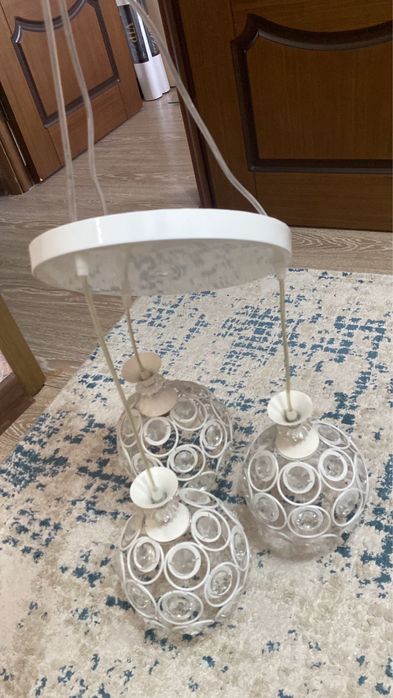 Продается люстра