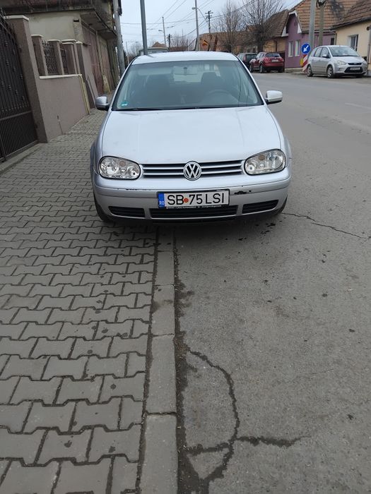 Vând Volkswagen  Golf 4 - 1.4 benzina  - 2003