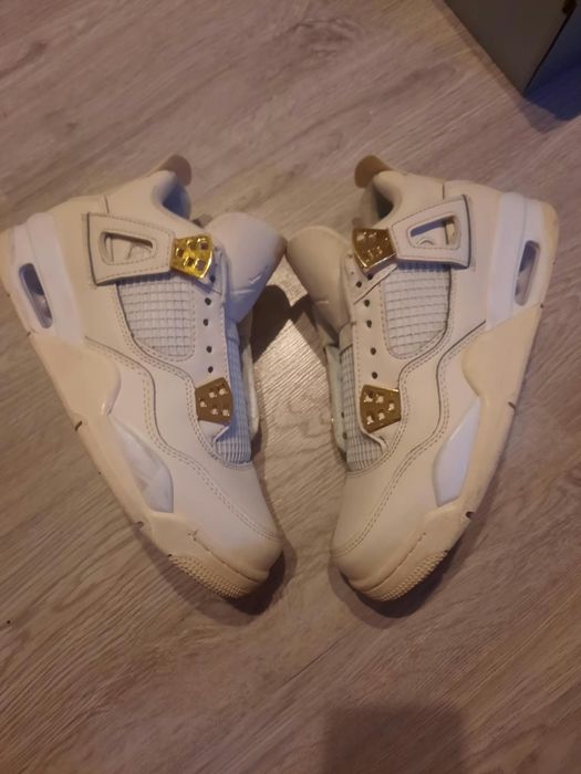 Air Jordan 4 white mettalic