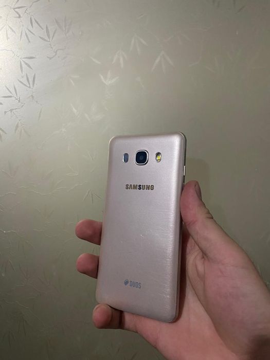 Продам телефон ж5