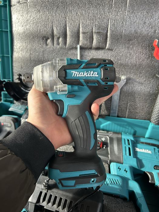 Комплект Makita 4в1 с батерии и зарядно