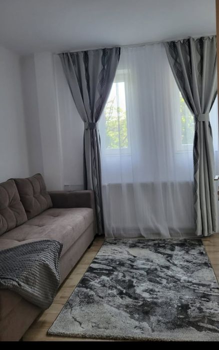 Inchiriez apartament 3 camere,  living open space  cu bucatarie