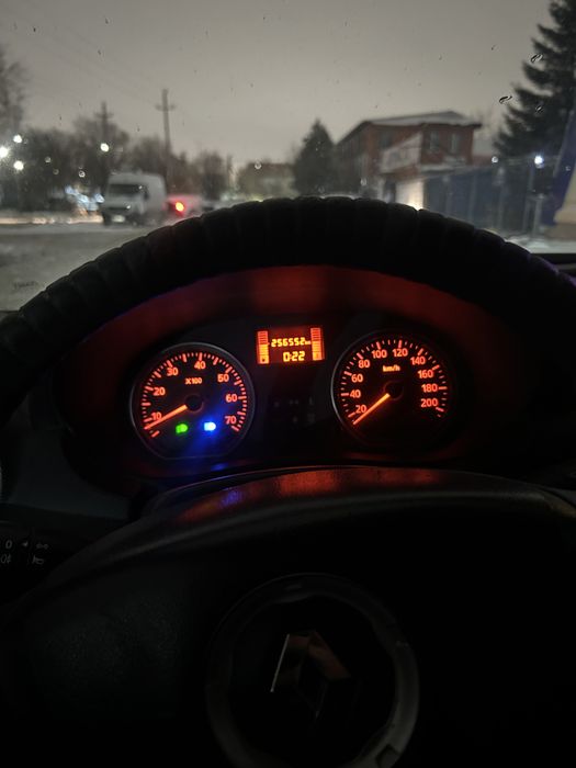 Продам рено логан