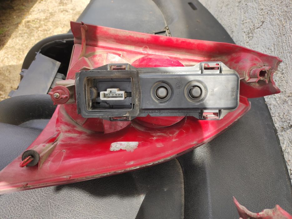 Ляв стоп за Пежо-307SW(комби)