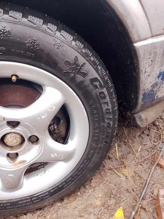 Vand urgent roti cauciucuri cu tot cu jante