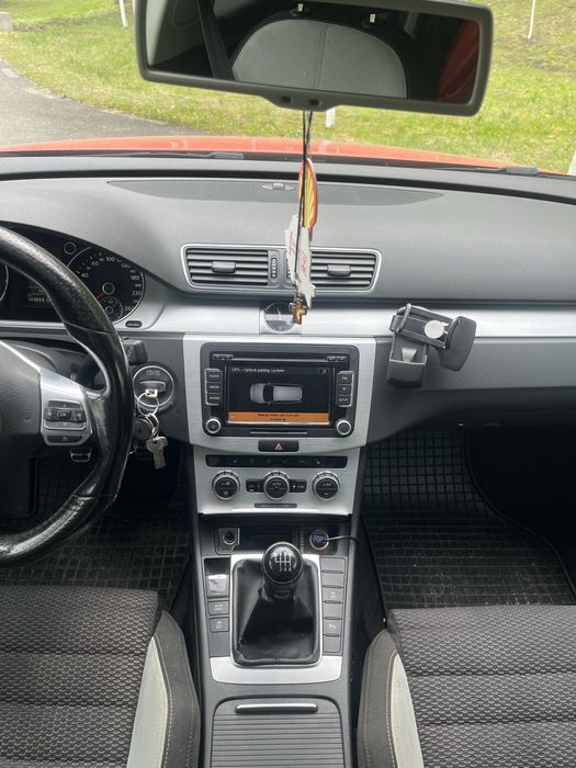 Vw PASSAT B7 r-line 2013 2.0tdi 177 cai prim proprietar istoric la zi