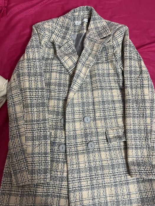 Kuz uchun tvid materyalli kastyum