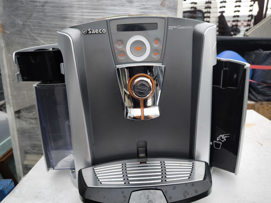 Продавам висок клас кафе машина пълен автомат Saeco Primera Ring
