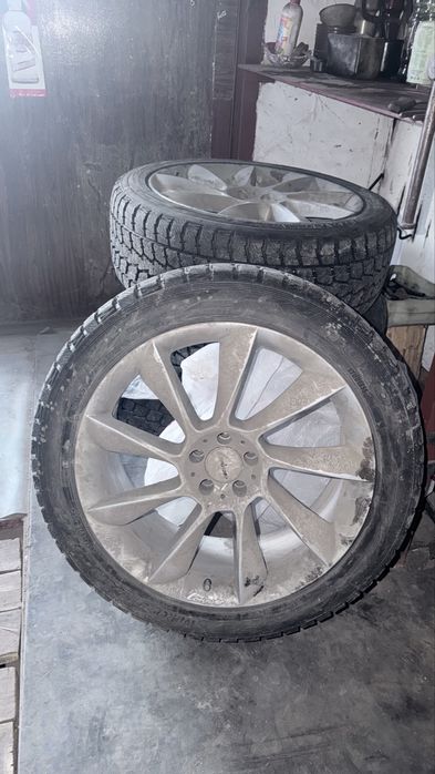 Продам диски с резиной r21