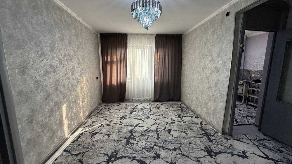 Киргили Шарқ мехмонхонаси 2 қаватда 2 хонали квартира сотилади.ID:1538