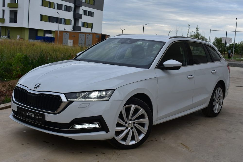 Skoda Octavia 2.0 Dsg an 2023 Webasto Matrix Masaj Head-Up camera  Memory