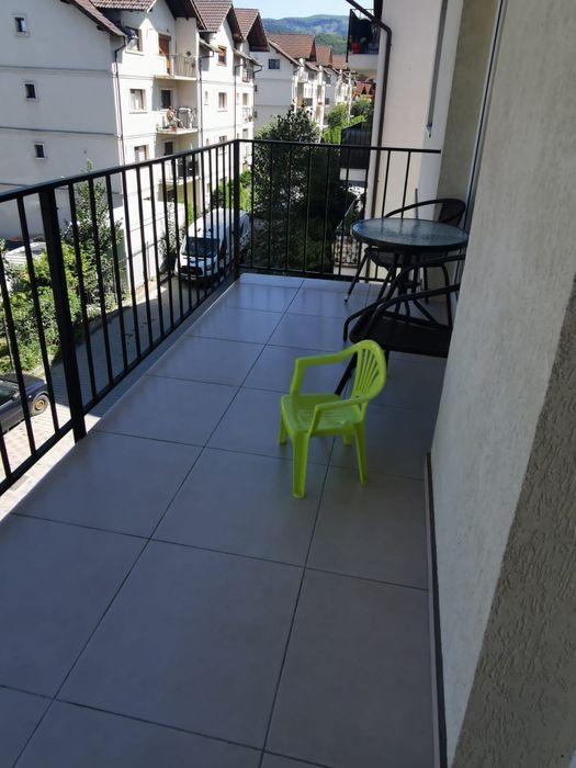 Apartament de 3 camere de închiriat
