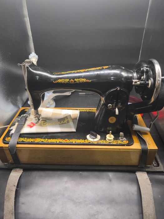 Швейная машинка ручная СССР