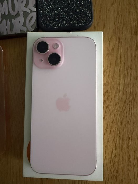 Vand Iphone 15 roz