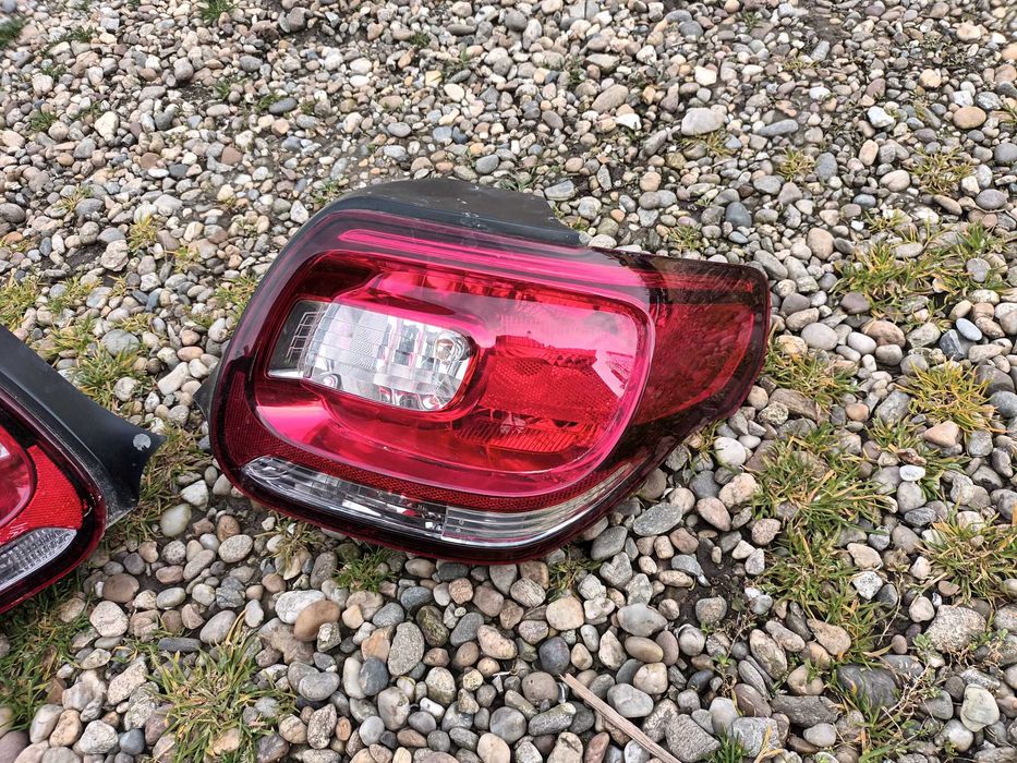 ляв и десен стоп за ситроен дс3 09-14 CITROEN DS3