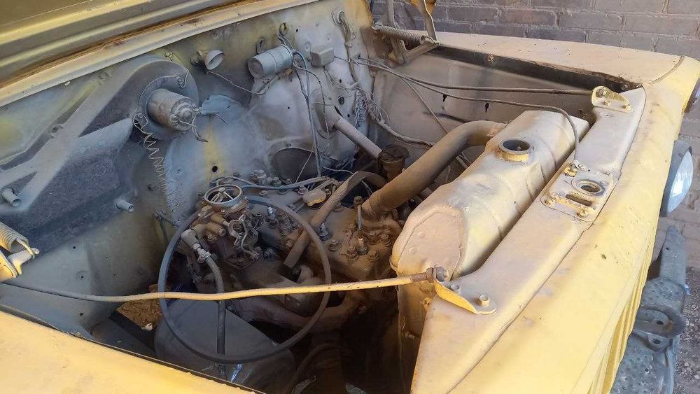 ГАЗ-52 сотилади, холати урта.