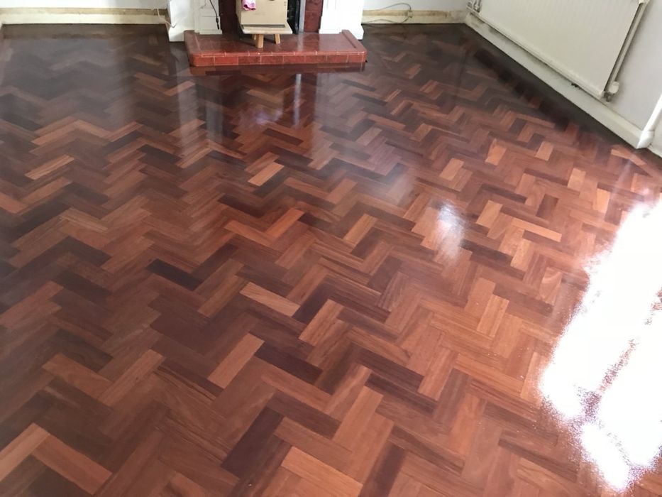 Професионално поставяне и реновиране на паркет и подови настилки