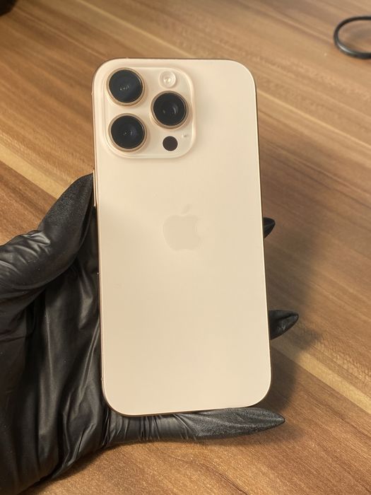 iPhone 16 Pro• 128 GB •Desert Titanium