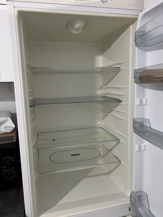 Vand frigider Whirpool