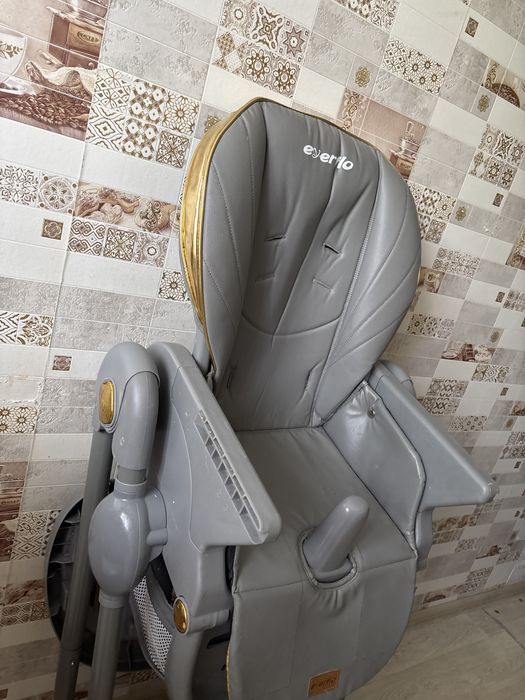 Продам Детский стульчик