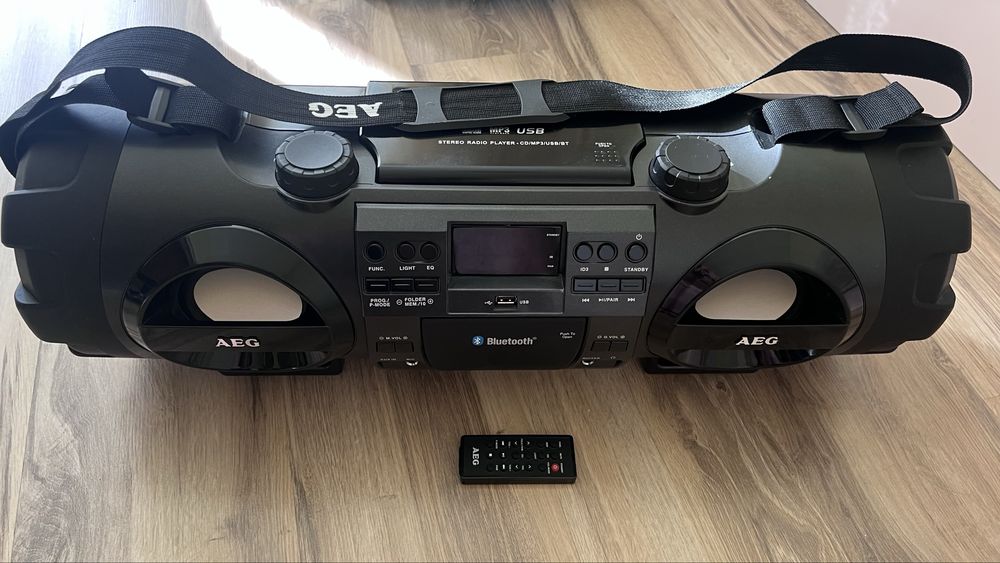 AEG  SR 4360  Преносима аудио система
