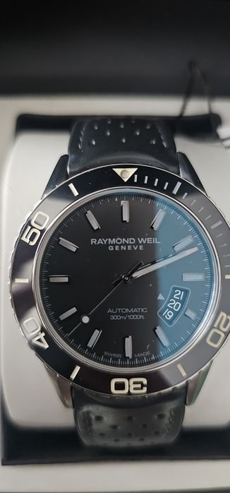 Часовник edox classe royalе open heart и Raymond weil freelancer