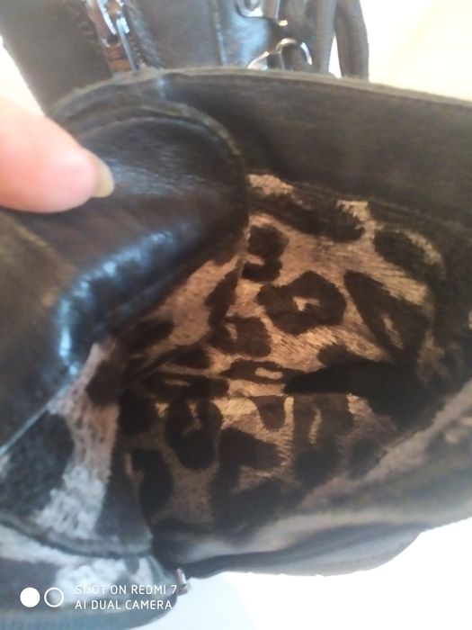 Продам кожаные осенние ботинки