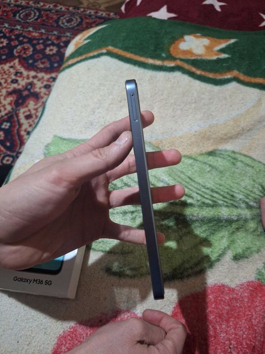 Samsung M36 5g почти новый. Каробка имеется