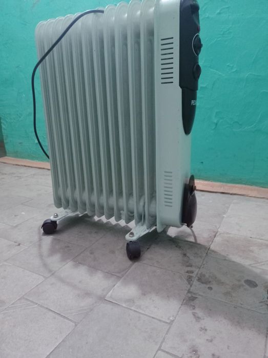 Продается масляный обогреватель.