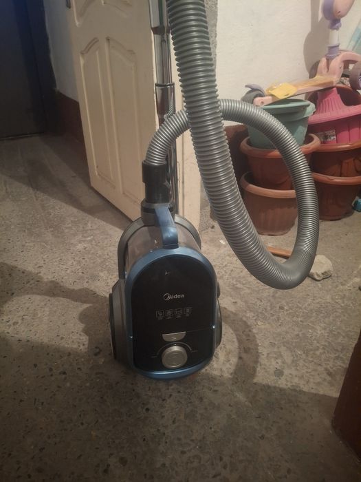 Пылесос MIDEA бу