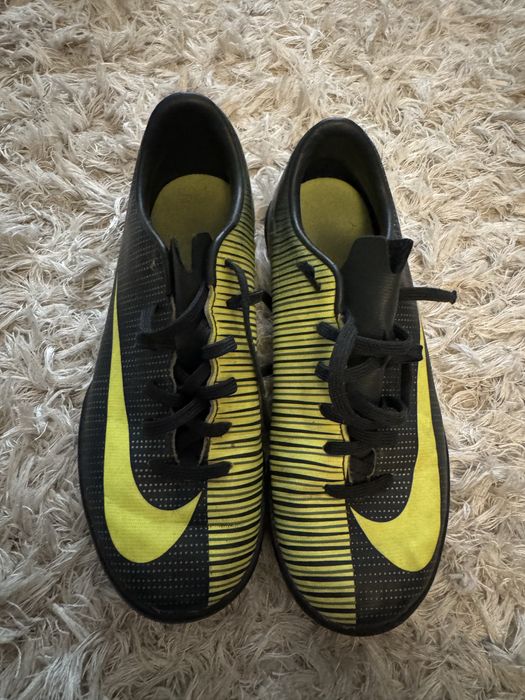 Adidasi fotbal NIKE nr 35 OFERTA!!