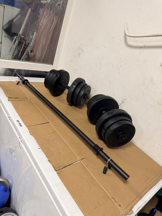 Gantere reglabile 2x20 kg+bara haltera pret promo 300 lei