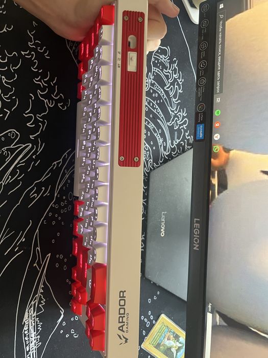 Продам клавиатуру