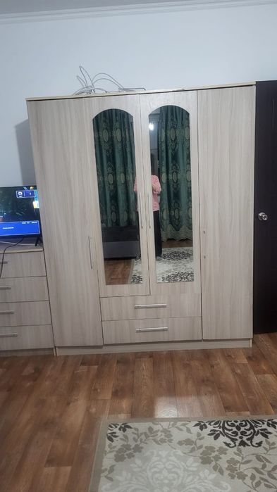 шкаф с комодам в