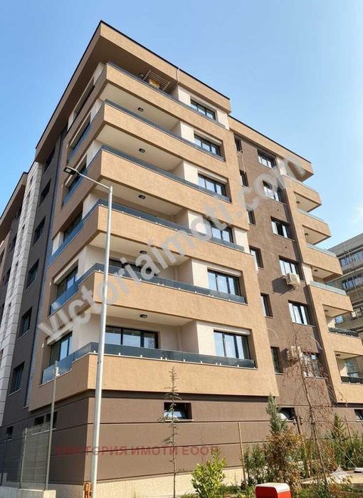 Тристаен апартамент в кв. Зона Б