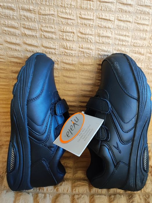 Продавам нови ортопедични маратонки, 38 номер, черни, качество