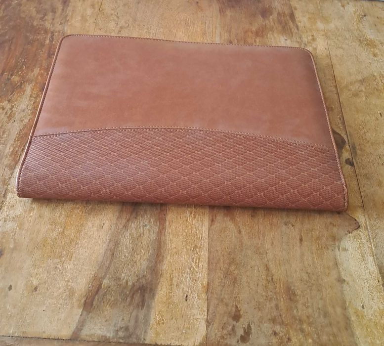 папка за документи луксозна кожена кафява с калкулатор A4 Размер