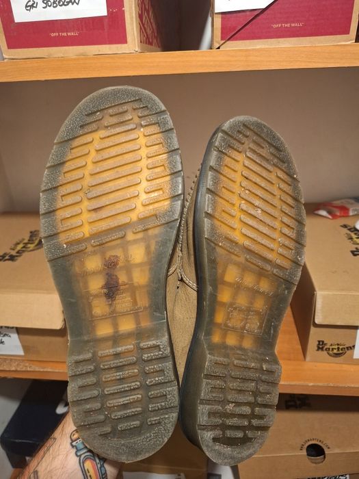 Pantofi Dr Martens olive mărimea 39 foarte comozi.
